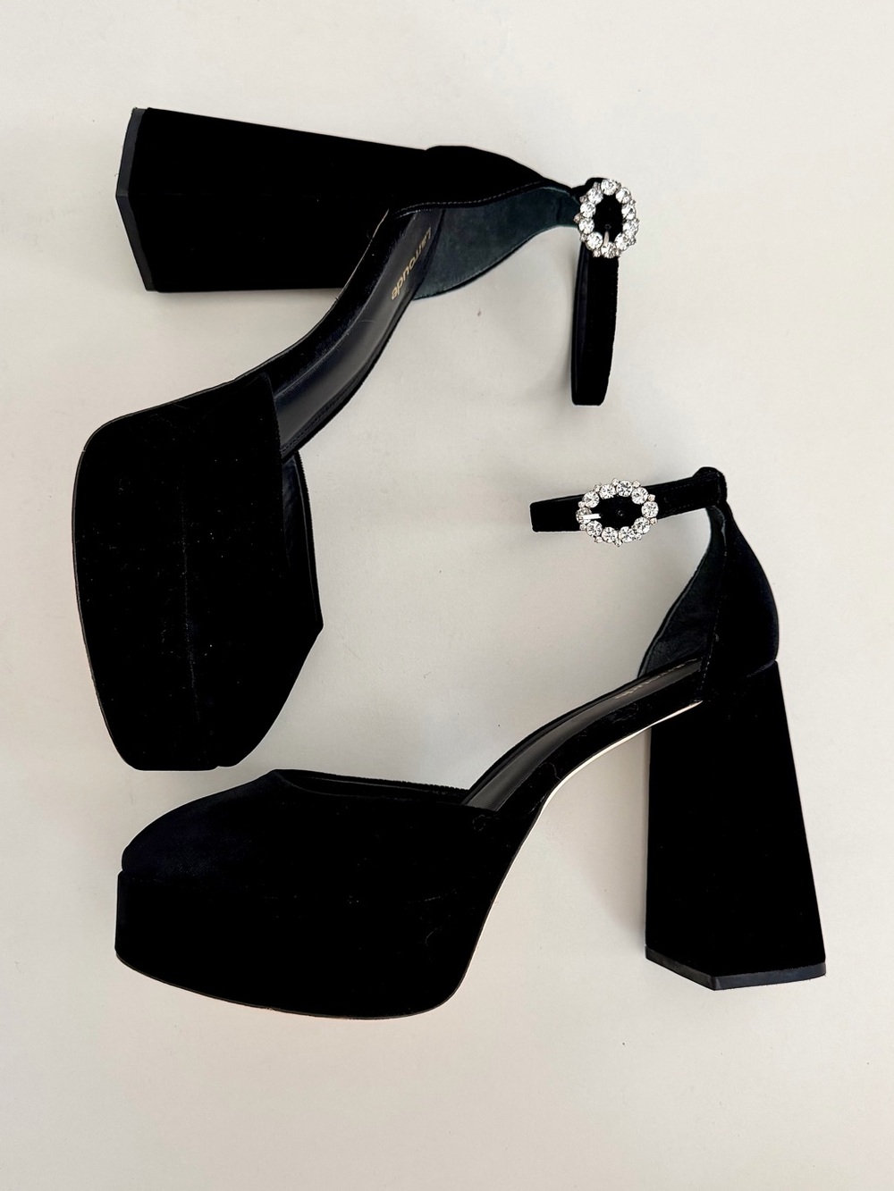 LARROUDE Ari Pump Chunky Heels In Black Velvet